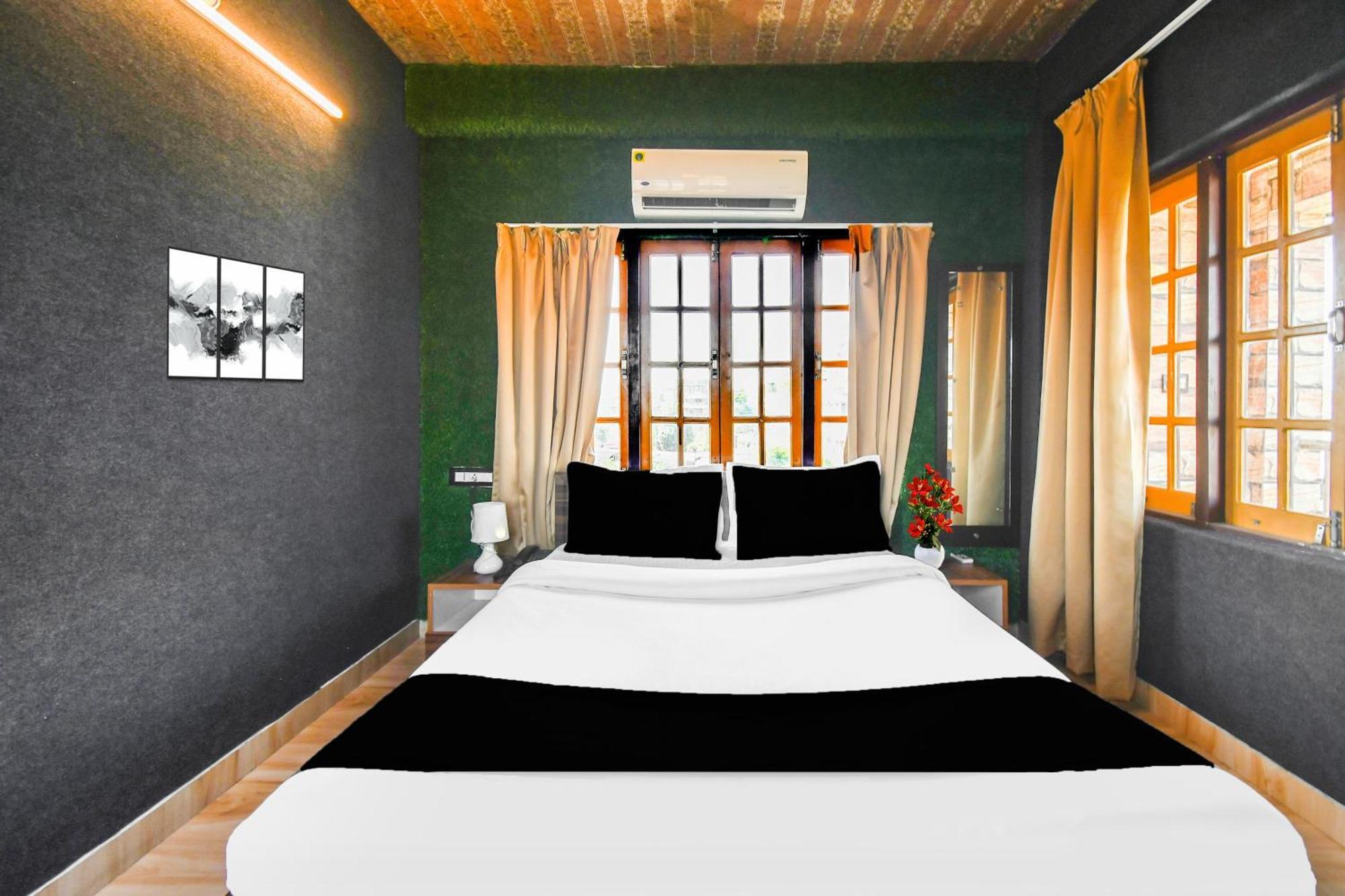 Super Hotel O Champasari Siliguri Formerly Four Fox Suits Panchanai Exteriör bild