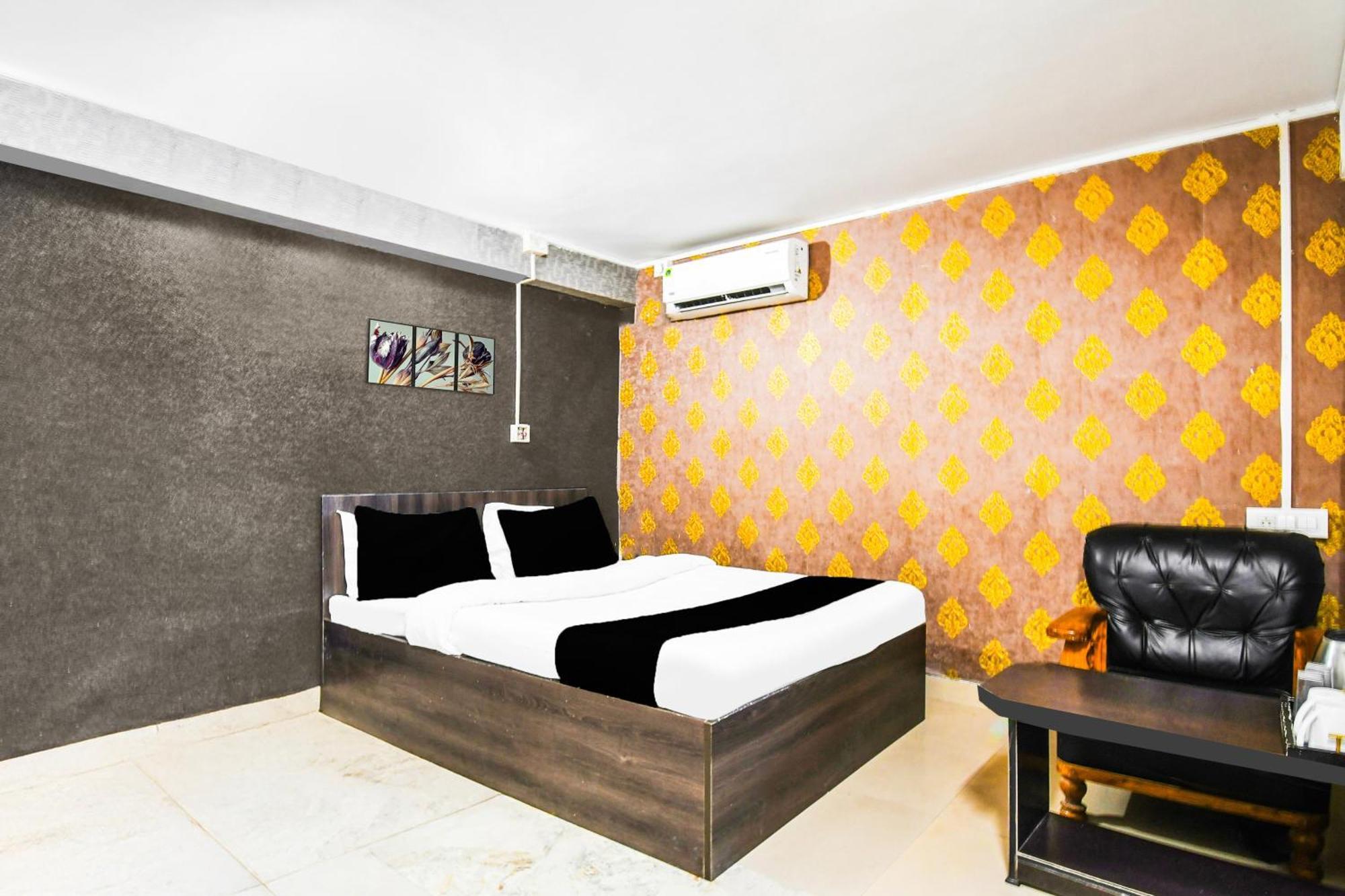 Super Hotel O Champasari Siliguri Formerly Four Fox Suits Panchanai Exteriör bild