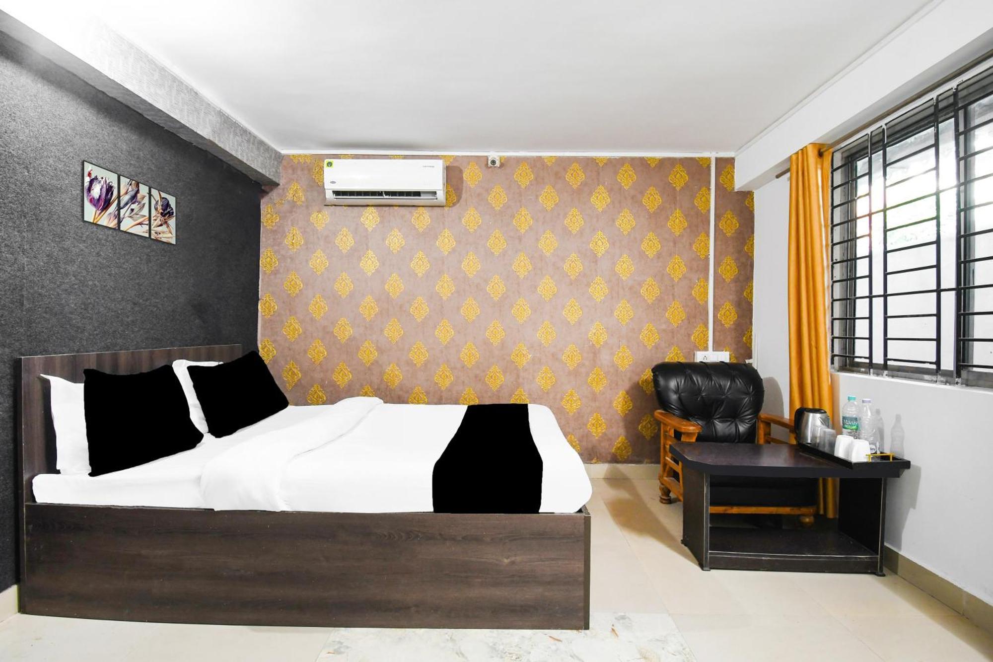 Super Hotel O Champasari Siliguri Formerly Four Fox Suits Panchanai Exteriör bild